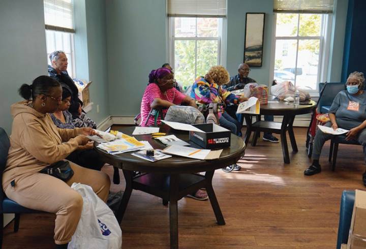 Neighborhood Groups Analyze Street and Bus Accessibility Through ‘Walk Audits’