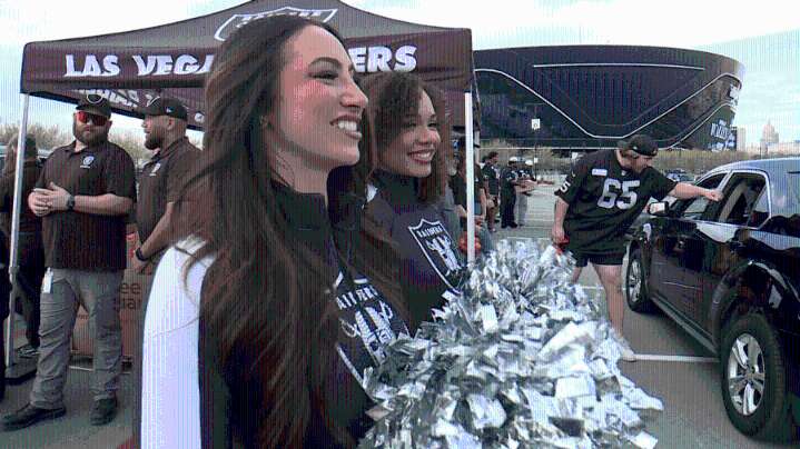 Las Vegas Raiders join Three Square to bring Thanksgiving cheer to families
