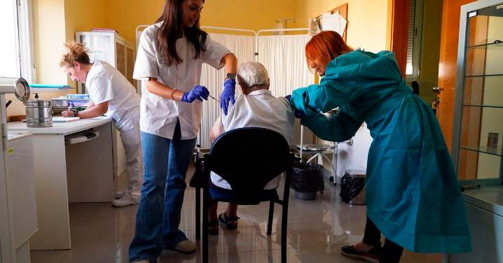Piden el uso de mascarillas en las residencias de ancianos frente al pico de la gripe