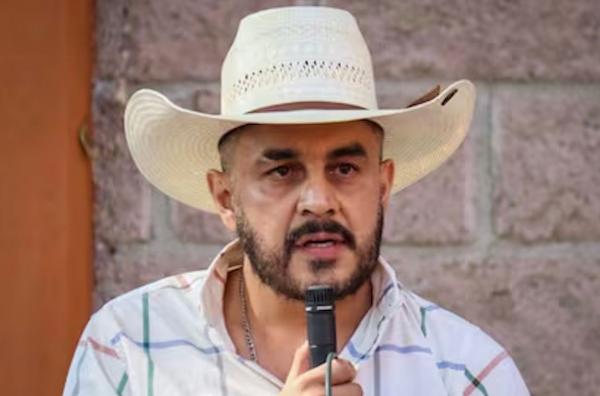 Hallan camioneta y pertenencias de Alejandro Correa, exalcalde de Zinapécuaro