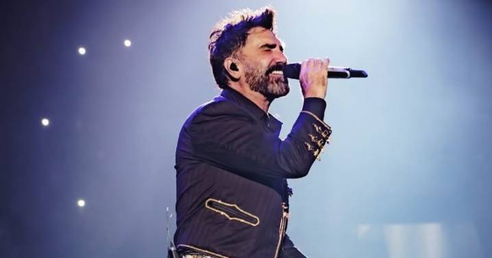 Captan a Alejandro Fernández en mal estado durante concierto, ¿Qué le pasó?