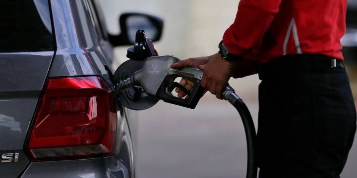 Galón de gasolina podría bajar de precio con medida que tomó el Gobierno Petro que plantea cambios para medir la fórmula