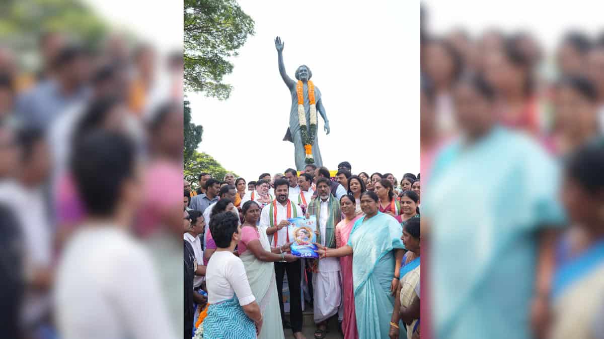 CM to distribute 1 crore sarees across Telangana till March