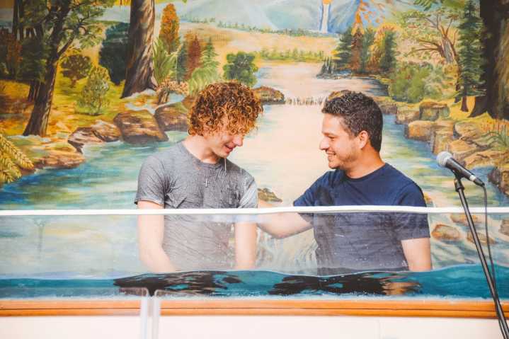 Pastor se prepara para autodeportarse tras liderar un movimiento de crecimiento en una iglesia de Texas