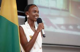 Valentina Castro recibe la Medalla Comendador de Nariño tras convertirse en la primera colombiana en desfilar en el Victoria’s Secret Fashion Show