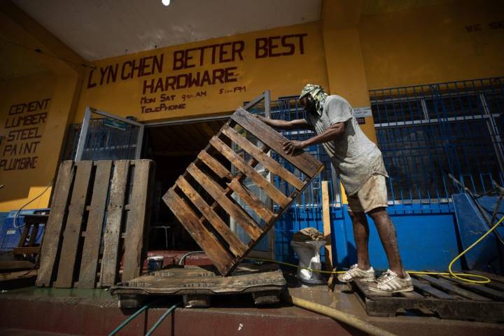 India envía 20 toneladas de ayuda humanitaria a Jamaica y Cuba tras el huracán Melissa