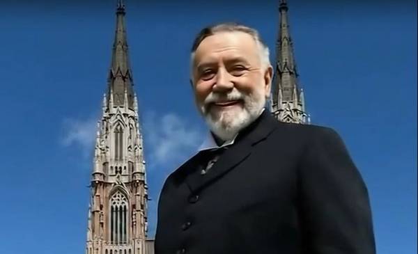 VIDEO. Dardo Rocha "paseó" por La Plata y "saludó" a los platenses por el aniversario