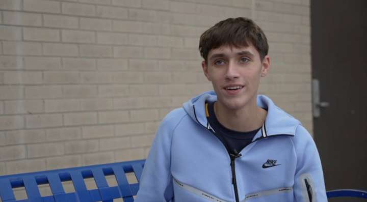 High school football player survives life-threatening kidney injury thanks to opposing team's trainer