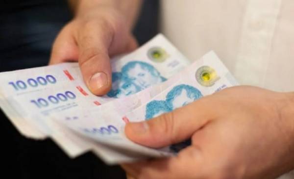 Una vez más el Gobierno definirá por decreto el aumento del Salario Mínimo Vital y Móvil