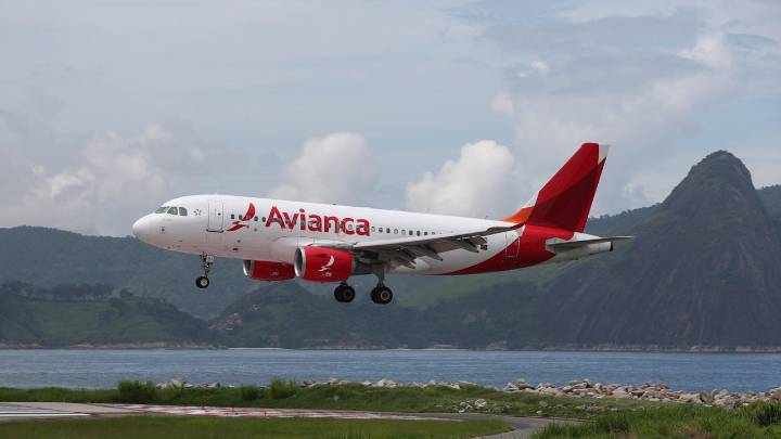 Avianca suspende vuelos por actualización en el software de sus aviones Airbus A320, más del 70% de su flota