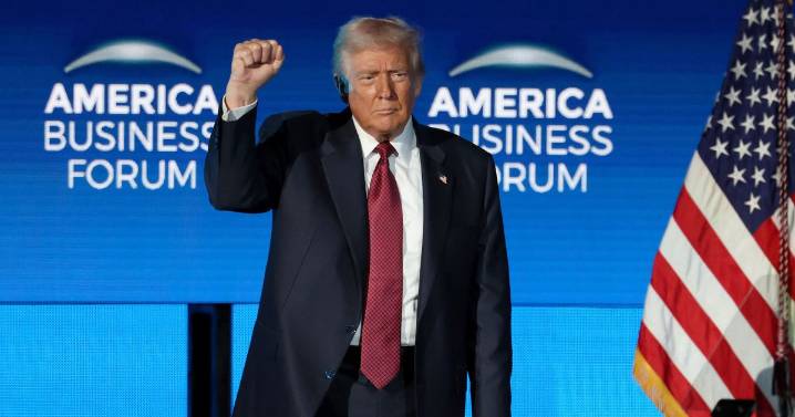 Trump sparks health concerns once again as mouth 'visibly droops' onstage