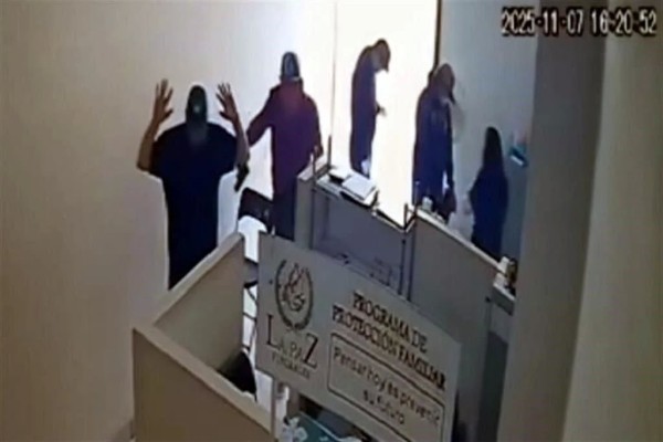 Asalta comando funeraria en Uruapan pese a presencia militar