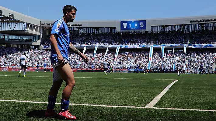 Lucas Assadi recibe duro castigo por escupir a hinchas de la Universidad Católica en el clásico El jugador se descontroló en el Claro Arena.