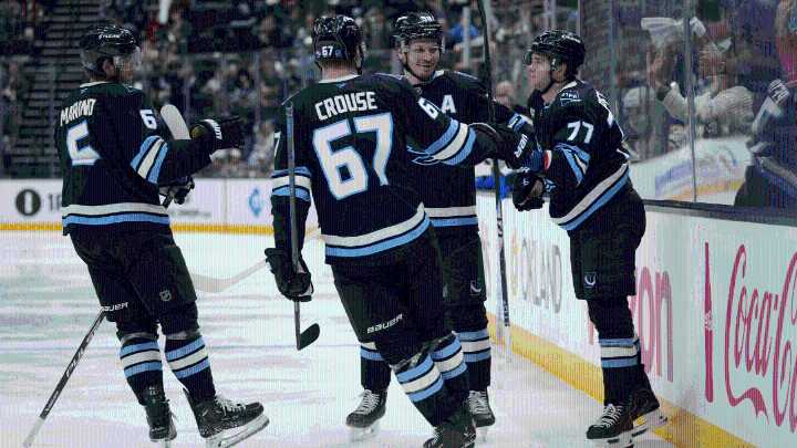 Mammoth recover, score 5 straight to deny Sabres 1st road win