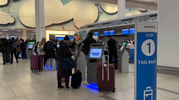Hundreds of flights delayed at LGA Airport amid shutdown