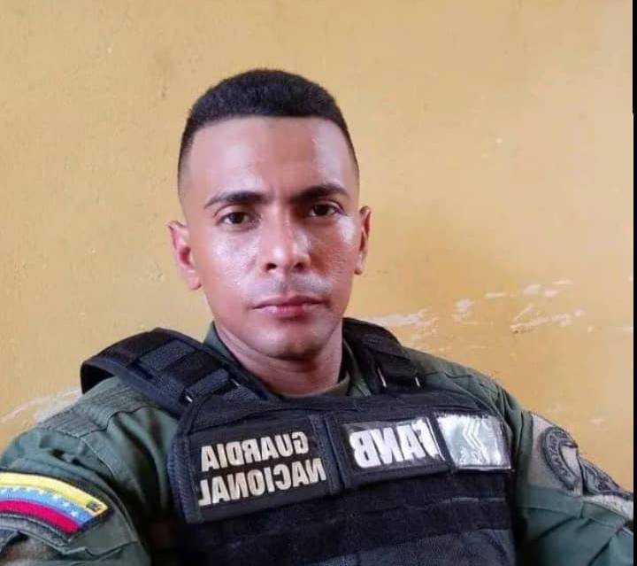 Fallece militar tras chocar con gandola en Tucupita