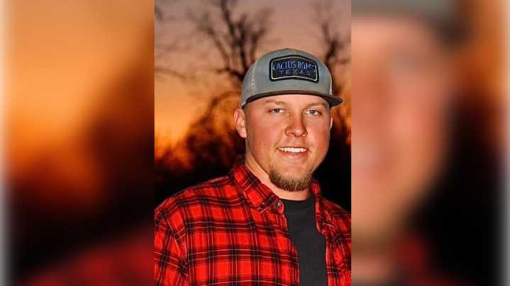 Utility worker fatally struck while directing traffic in Bella Vista