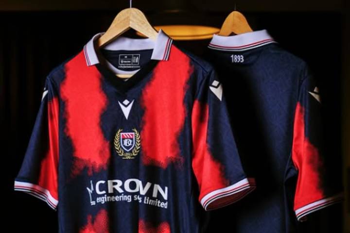 En Escocia lanzan camiseta en homenaje a playera retro de un equipo de la Liga MX