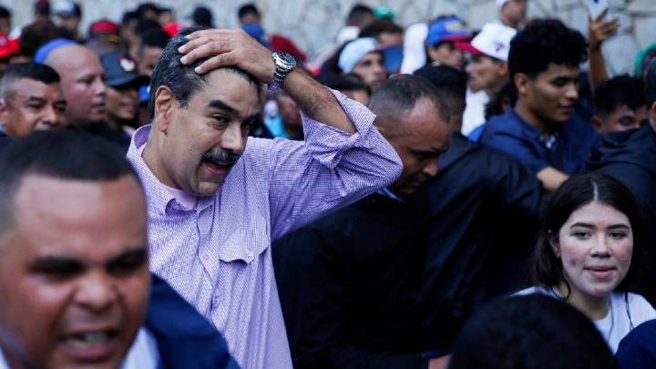 As Trump Sends Warships, Venezuela's Maduro Sings John Lennon’s ‘Imagine’ Urging Peace