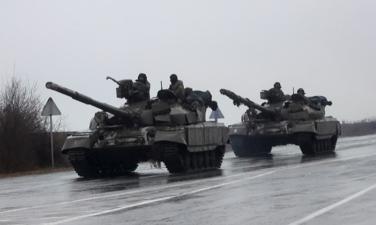 Vladimir Putin's tanks could roll into European Nato country tomorrow, warns German general