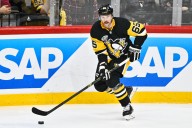 NHL roundup: Penguins blank Predators 4-0, Crosby and Malkin power Global Series split