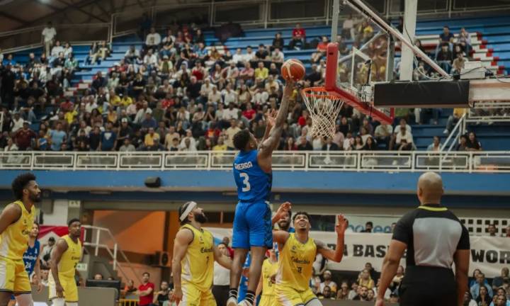 Venezuela cae ante Colombia en inicio del Clasificatorio al Mundial y suspenden juego del domingo