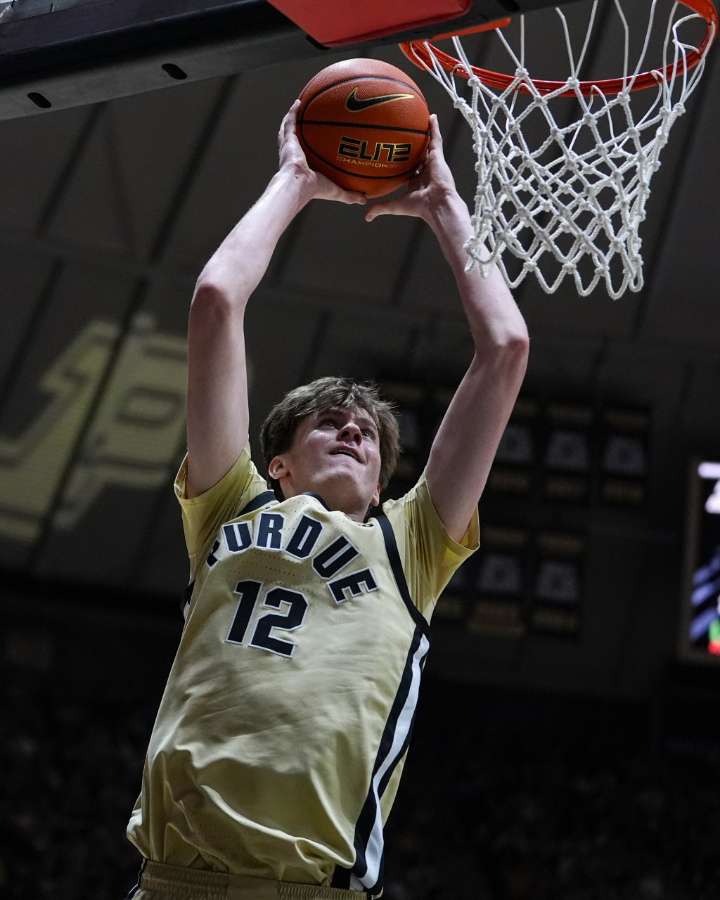 Thijs De Ridder, UVA cruise past Queens for nonconference basketball victory