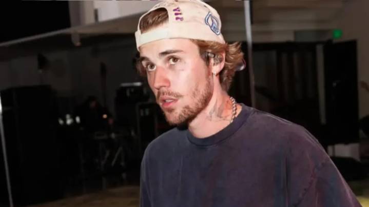 Justin Bieber revela una "fuerte" lesión en las costillas tras caer de su patineta eléctrica