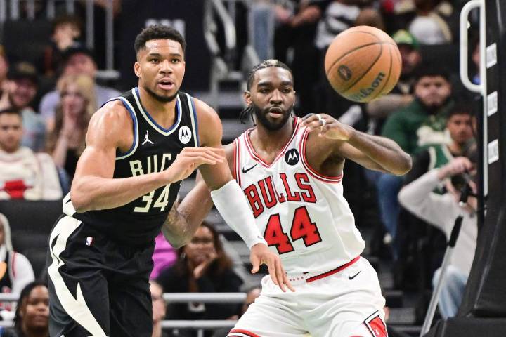 Giannis Antetokounmpo puts up 41 points in Bucks' NBA Cup win over Bulls