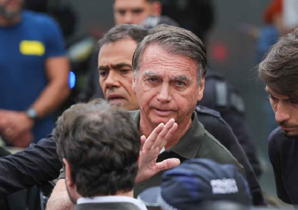 Piden en Brasil informe médico de Bolsonaro para cumplir su condena