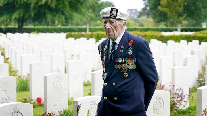 100-year-old WWII veteran says modern Britain wasn't worth friends' sacrifice