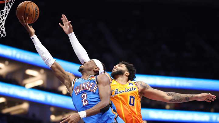 Thunder pulls away from Hornets to extend winning streak to 5 games