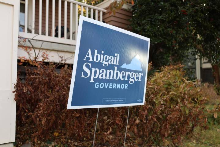 La demócrata Spanberger será la nueva gobernadora de Virginia, según proyecciones