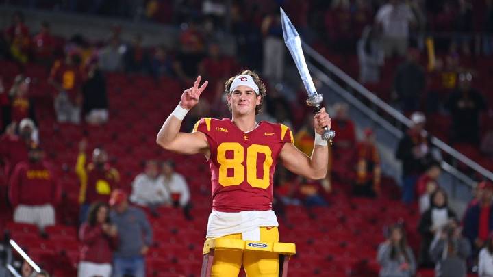 USC's fake punt, newlywed fans lead college football Week 11 superlatives