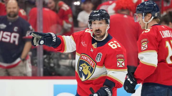 Brad Marchand scores 2 goals, Panthers get their road trip rolling with 5