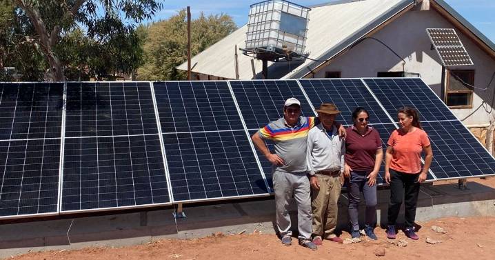 Energías renovables: se instalaron nuevos paneles solares domiciliarios para familias en Añelo