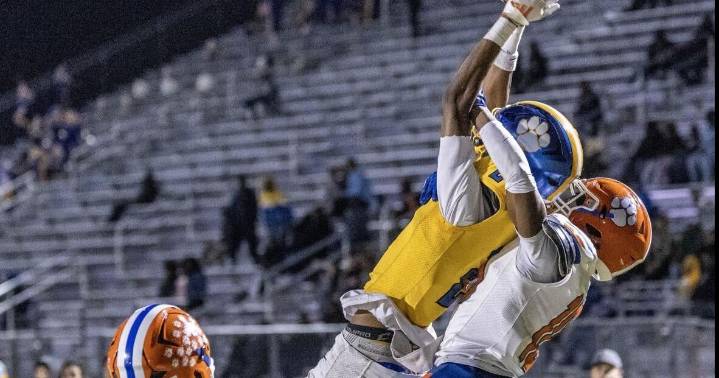 Dudley defeats Glenn in 6A first-round playoff game