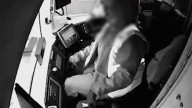 Video muestra a operadora de tren dormida durante recorrido