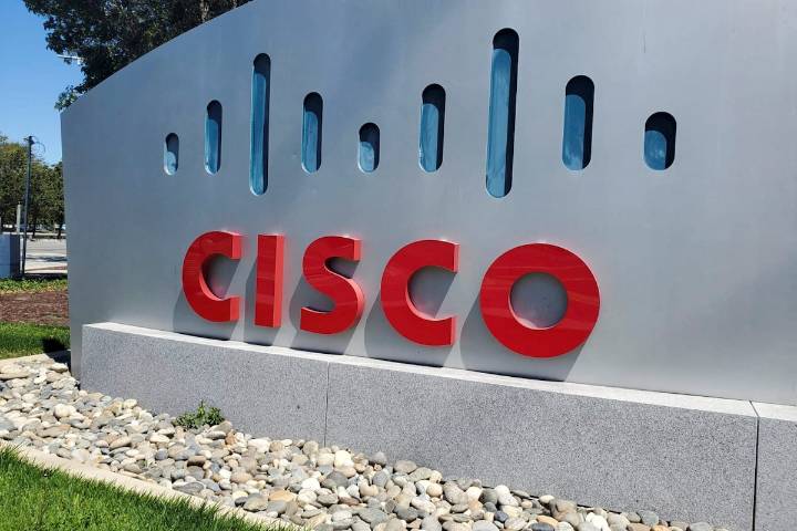 Cisco raises annual revenue forecast, banking on data centre expansions to drive demand