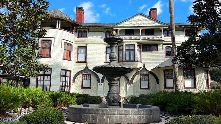 Stetson Mansion reopens as Florida’s ‘Christmas Mansion’