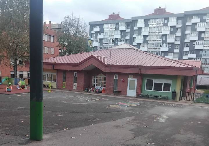 La escuelina del Palacio Valdés, en Avilés, termina de equiparse para abrir en unos días