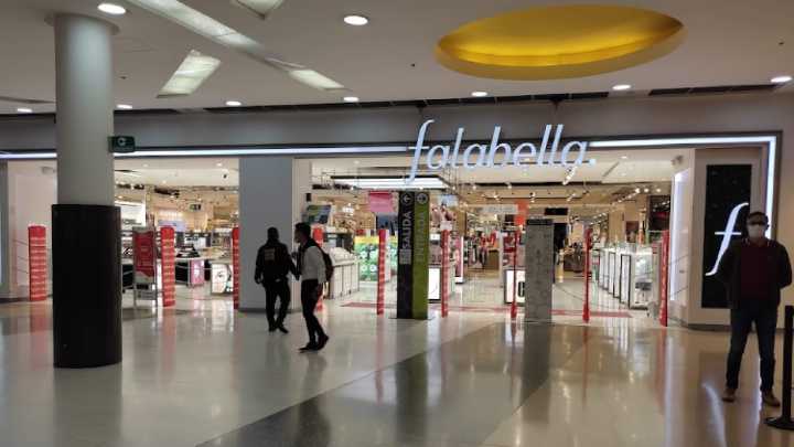 Autoridades encontraron petardos de bajo poder en tres tiendas Falabella de Bogotá