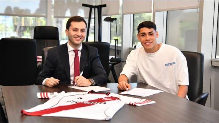 Santiago Lencina, totalmente blindado: River renovó su contrato con una cláusula millonaria