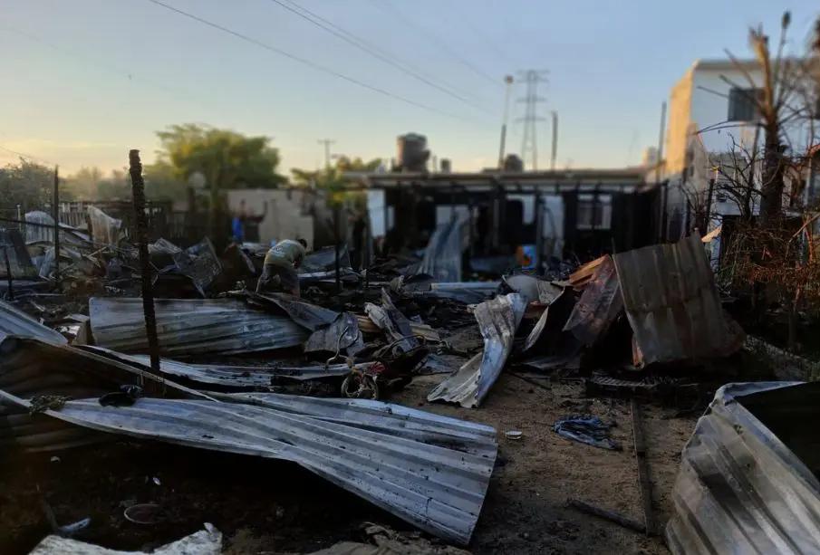 Cinco familias reciben apoyo tras incendio que consumió viviendas en Vista Azul