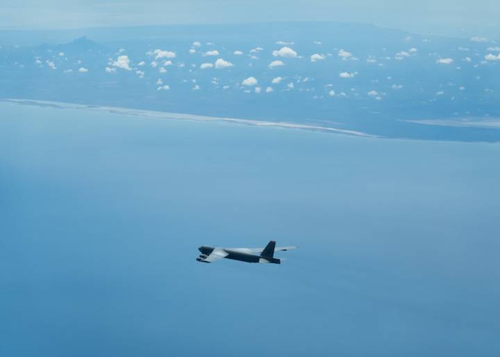 EE.UU. Difunde Imágenes de Bombarderos B-52 Patrullando la Península de Paraguaná