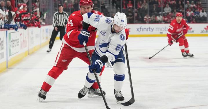 Gourde's goals power Lightning past Red Wings 6-3 for sixth straight victory
