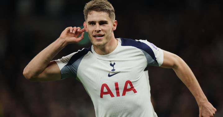 'Fue como Lionel Messi': Van de Ven recorre 90 metros para un golazo en la 'Champions'