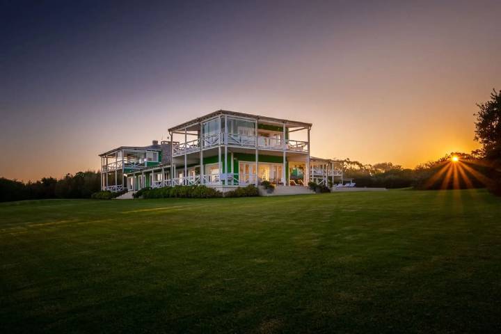 En fotos. Cómo es la casa que vende Marcelo Tinelli y que entrega el viernes