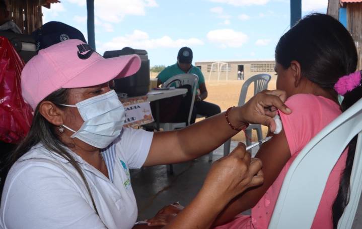 Anas Wayuu impulsa bienestar comunitario con jornada integral en zona rural de Uribia