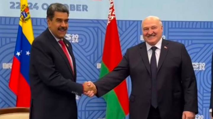 Lukashenko aboga por relaciones más avanzadas con Venezuela e invita al presidente Maduro a su país